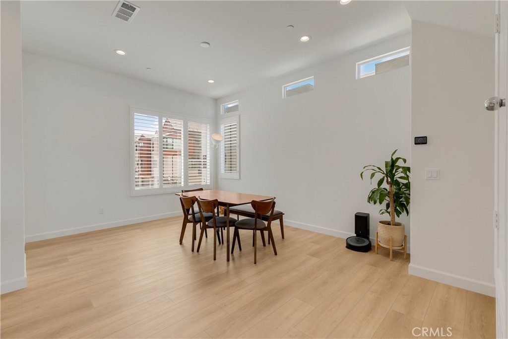 Residential Lease for rent at 130 Rondo, Irvine CA featuring 2 beds and 3 baths