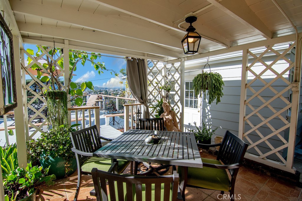 Residential Lease for rent at 934 Highline, Glendale CA featuring 4 beds and 3 baths