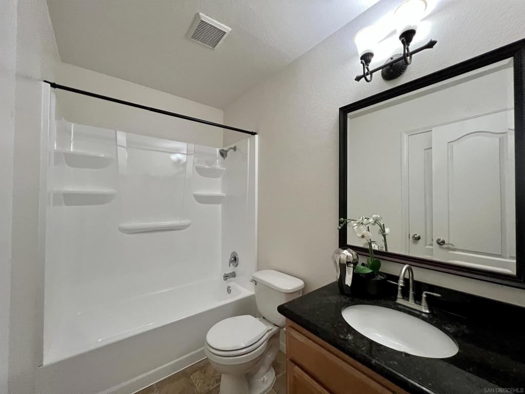 Residential Lease for rent at 526 Calle Montecito 140, Oceanside CA featuring 2 beds and 1 bath