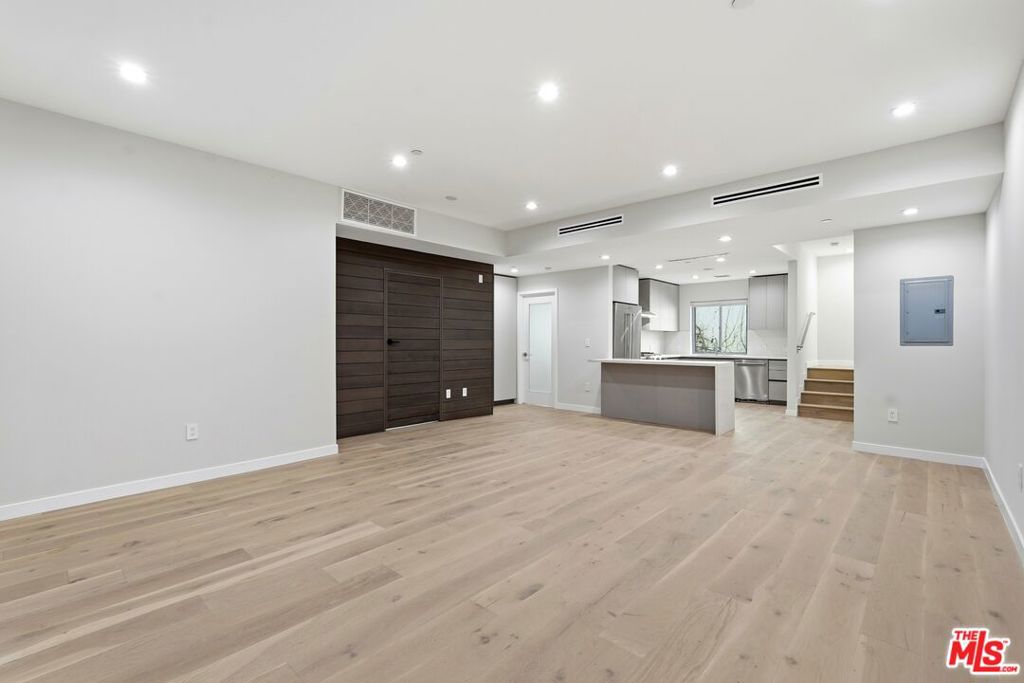 Residential Lease for rent at 1006 Hancock Avenue C, West Hollywood CA featuring 2 beds and 2 baths