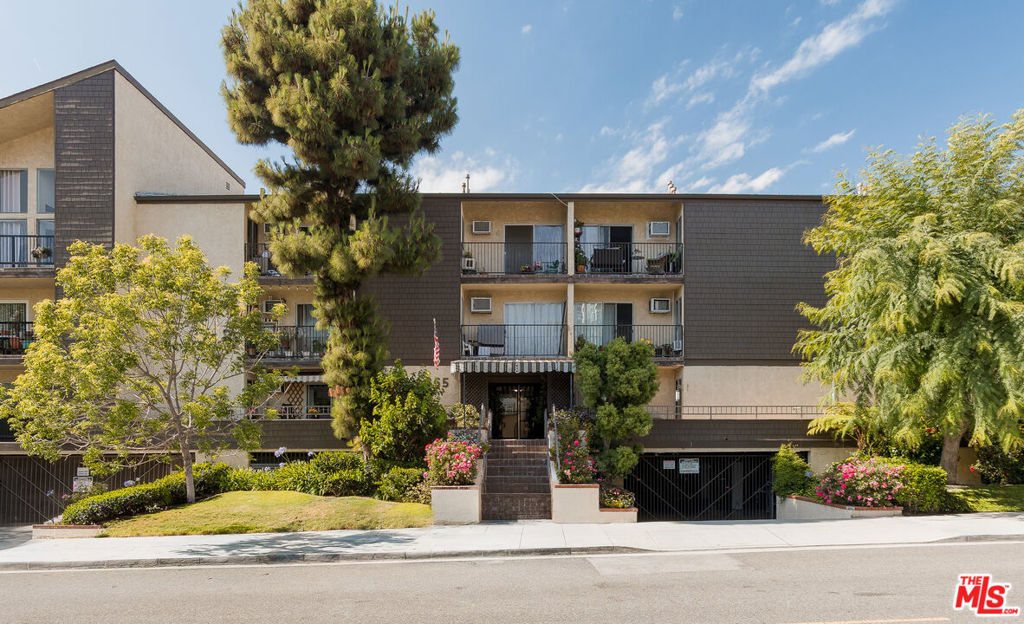 Active for sale at Glendale, CA, Glendale, CA CA and 1 bath