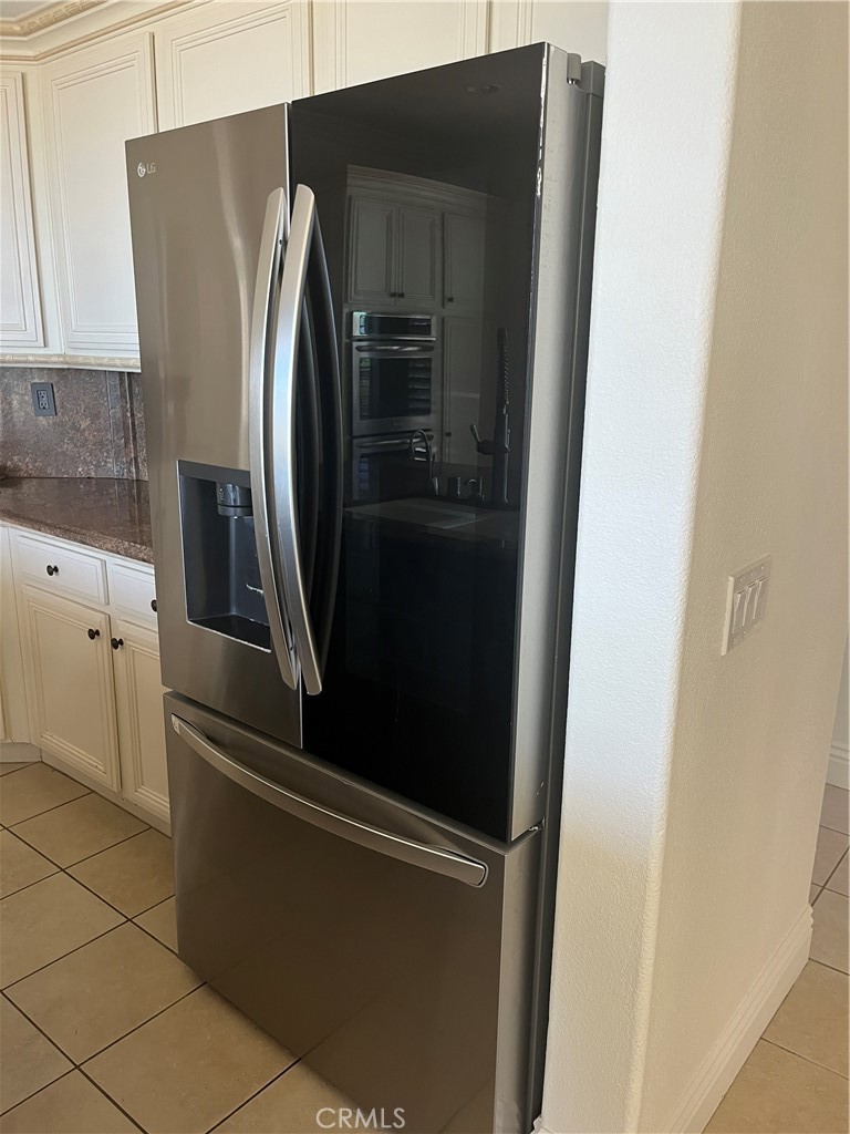 Residential Lease for rent at 7 Belcanto, Mission Viejo CA featuring 5 beds and 3 baths