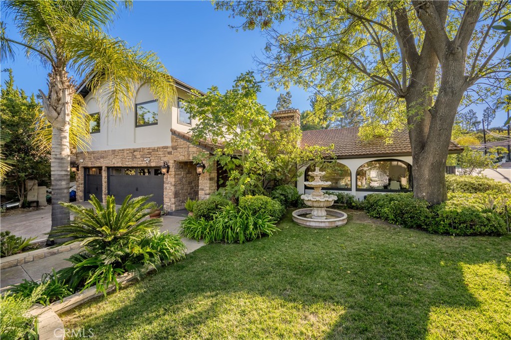 Residential Lease for rent at 3677 Eddingham Avenue, Calabasas CA featuring 6 beds and 7 baths