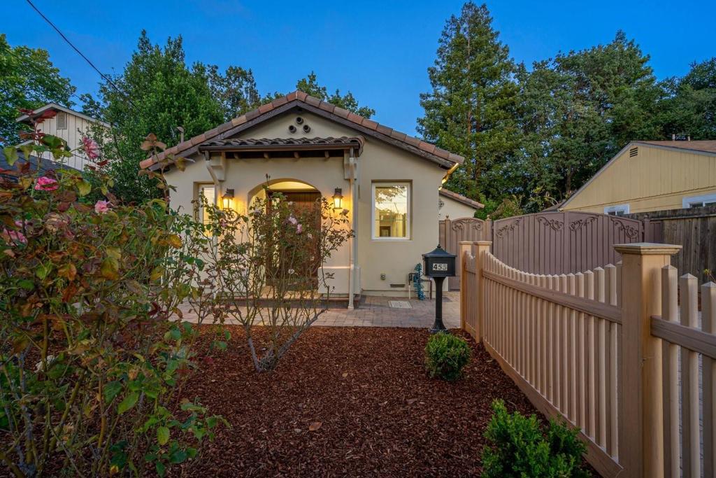 Active for sale at Palo Alto, CA, Palo Alto, CA CA and 4 baths