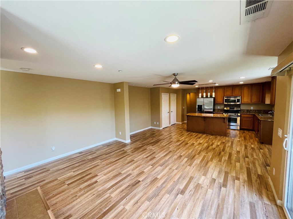 Residential Lease for rent at 1351 Isabella Way, Vista CA featuring 2 beds and 2 baths