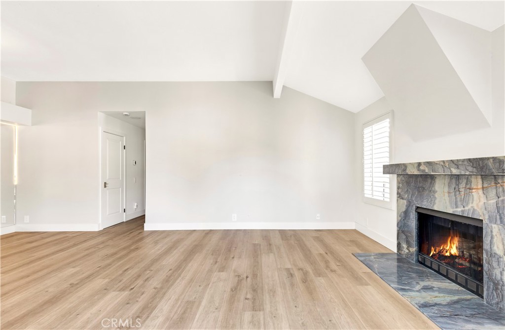 Residential Lease for rent at 114 Corsica, Newport Beach CA featuring 2 beds and 2 baths