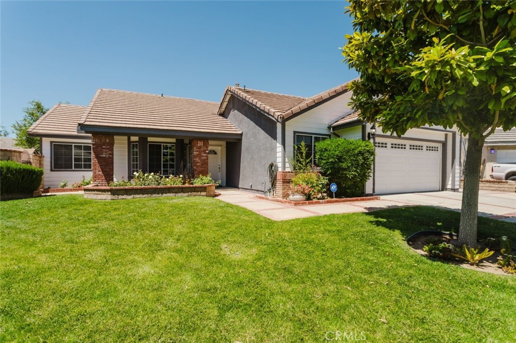 Residential Lease for rent at 37347 Waterman Avenue, Palmdale CA featuring 3 beds and 2 baths