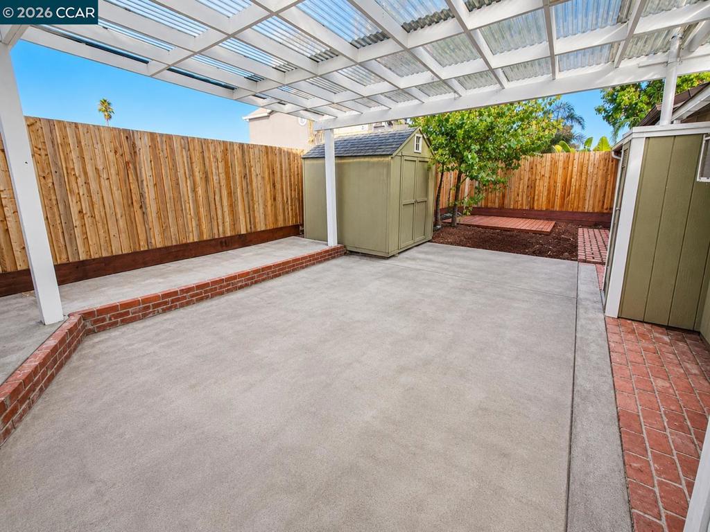 Single Family Residence for rent at 916 Veale Ave, Martinez, CA featuring 3 beds and 2 baths