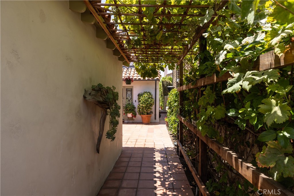 Residential Lease for rent at 111 Via Ravenna, Newport Beach CA featuring 3 beds and 3 baths