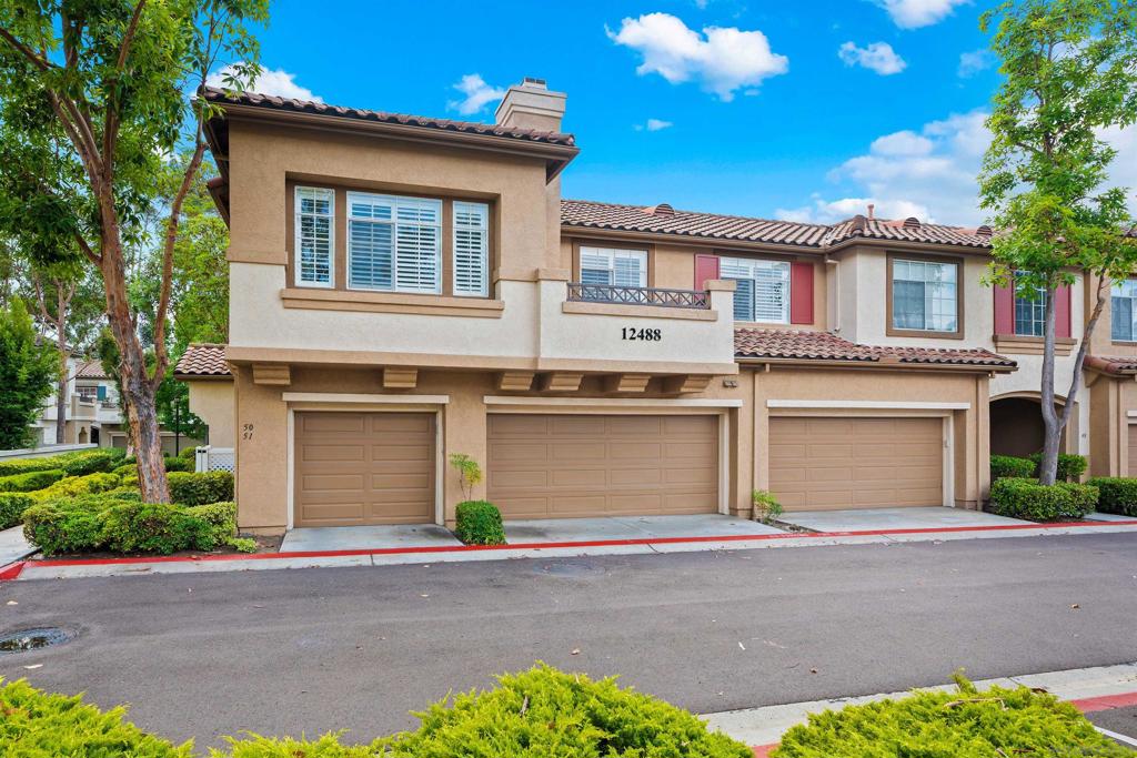 Residential Lease for rent at 12488 Heatherton Ct 51, San Diego CA featuring 2 beds and 2 baths