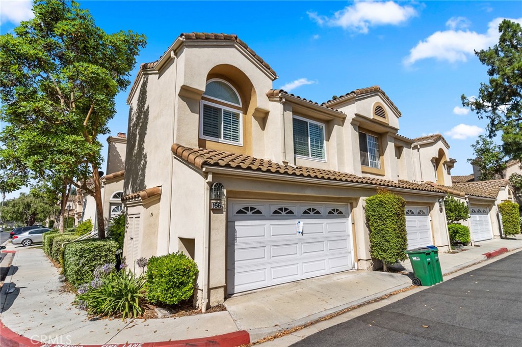 Residential Lease for rent at 166 Almador, Irvine CA featuring 3 beds and 3 baths