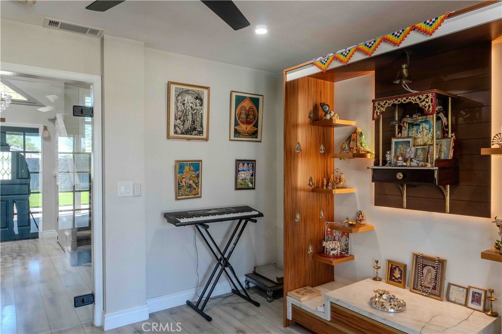 Residential Lease for rent at 3809 Hanford, Yucca Valley CA featuring 4 beds and 2 baths