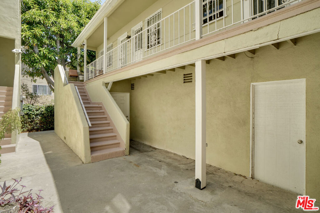 Active for sale at Beverly Hills, CA, Beverly Hills, CA CA and 6 baths