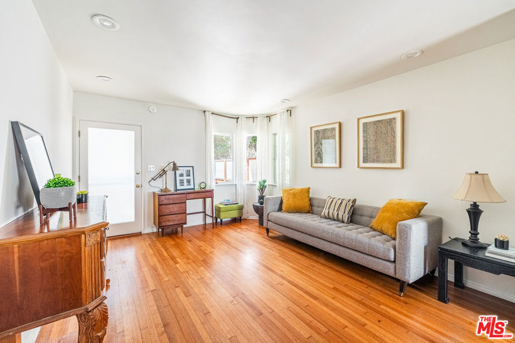 Residential Income for sale at 914 20th Street, Santa Monica CA featuring 7 beds and 7 baths