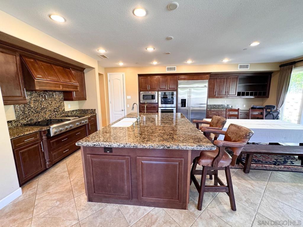 Residential Lease for rent at 536 Quail Pointe Lane, Encinitas CA featuring 4 beds and 5 baths