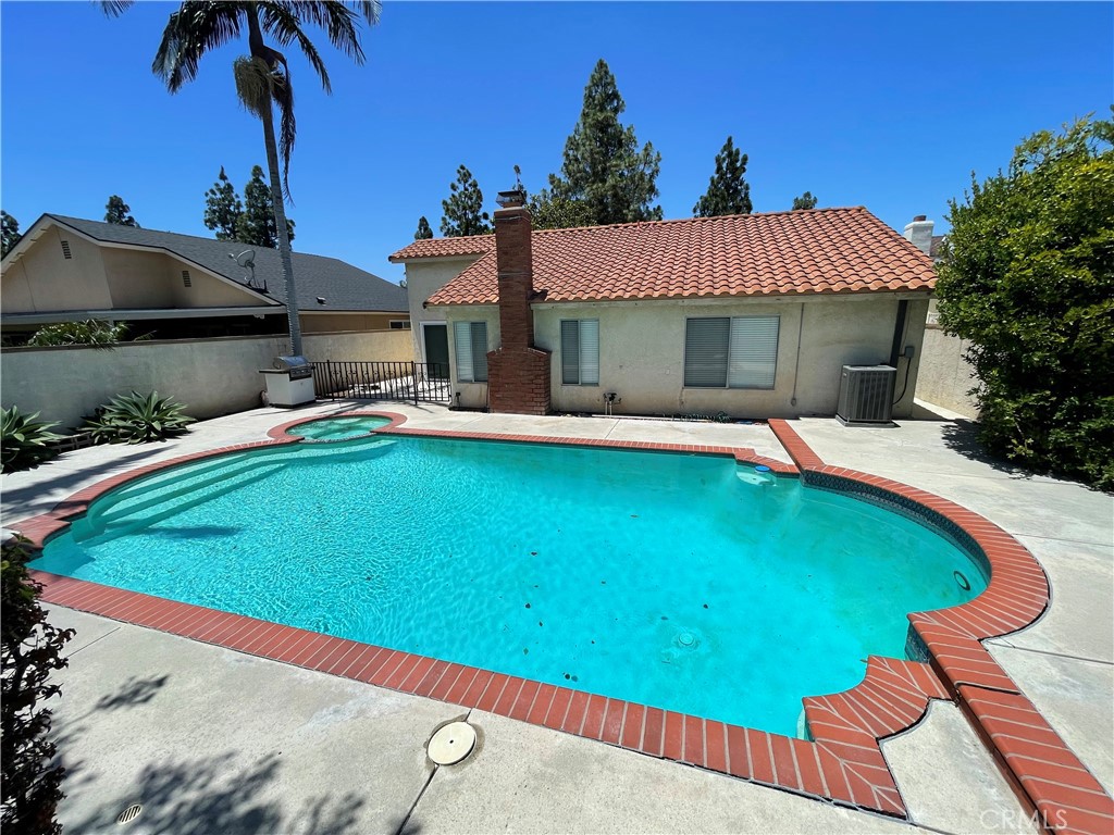 Residential Lease for rent at 3117 SALTA Street S, Santa Ana CA featuring 3 beds and 2 baths