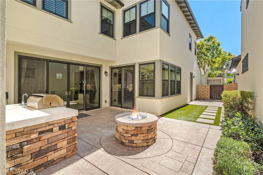 Residential Lease for rent at 6795 Solterra Vista PKWY, San Diego CA featuring 4 beds and 4 baths