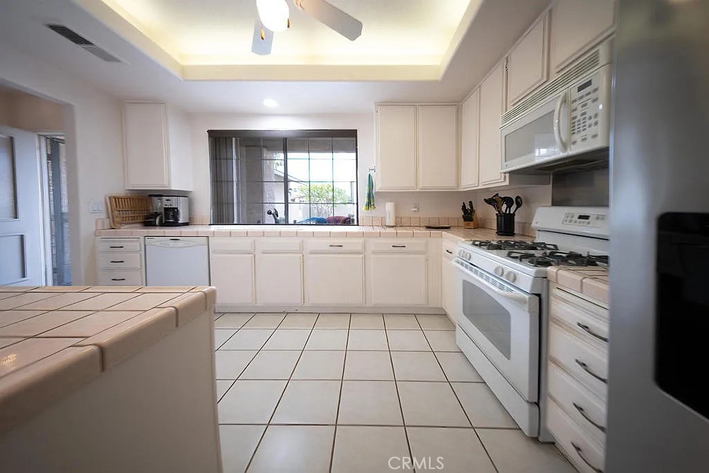 Residential Lease for rent at 76901 Kentucky, Palm Desert CA featuring 3 beds and 2 baths