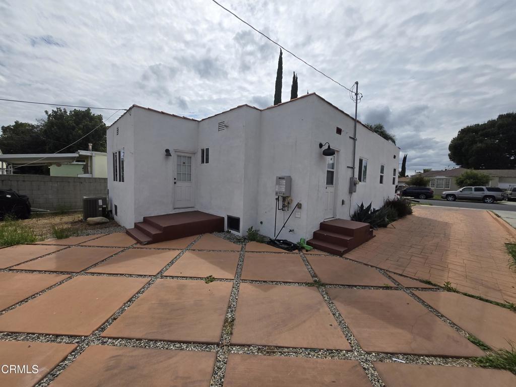 Residential Lease for rent at 424 Fermoore Street, San Fernando CA featuring 2 beds and 2 baths