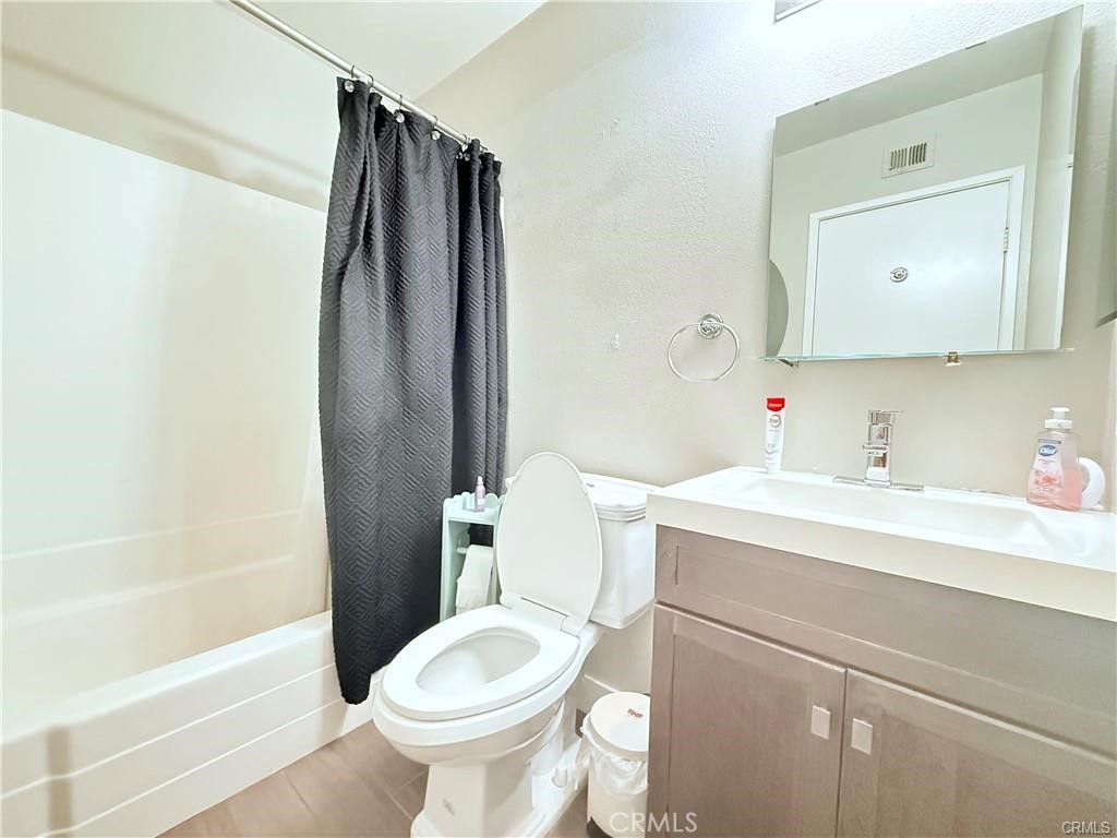 Residential Lease for rent at 1525 Walnut Leaf 209, Walnut CA featuring 2 beds and 2 baths