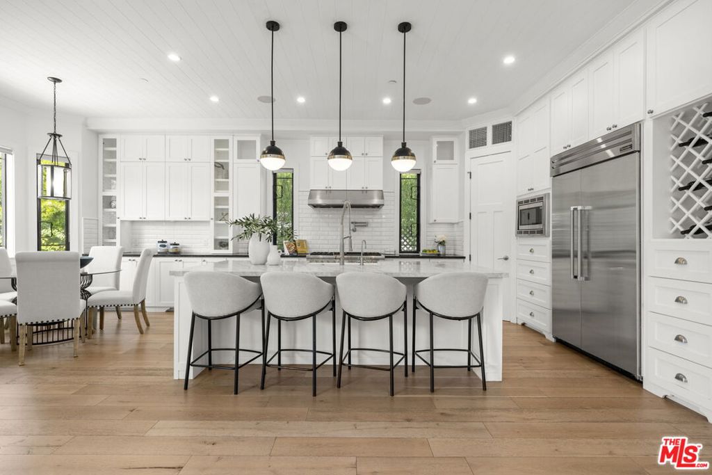 Active for sale at Los Angeles, CA, Los Angeles, CA CA and 6 baths