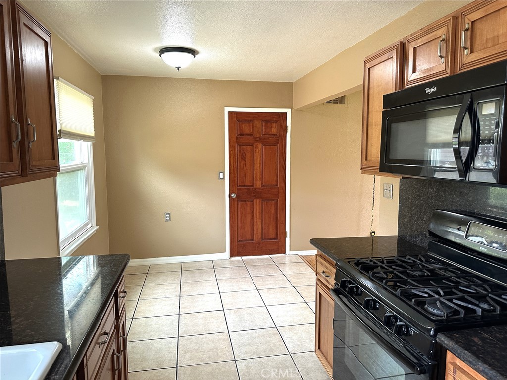 Residential Lease for rent at 345 N Shattuck, Orange CA featuring 3 beds and 2 baths