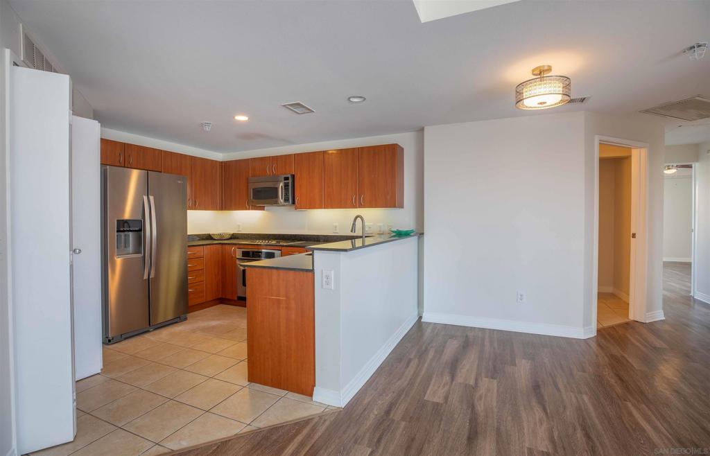 Residential Lease for rent at 1608 India St 509, San Diego CA featuring 2 beds and 2 baths