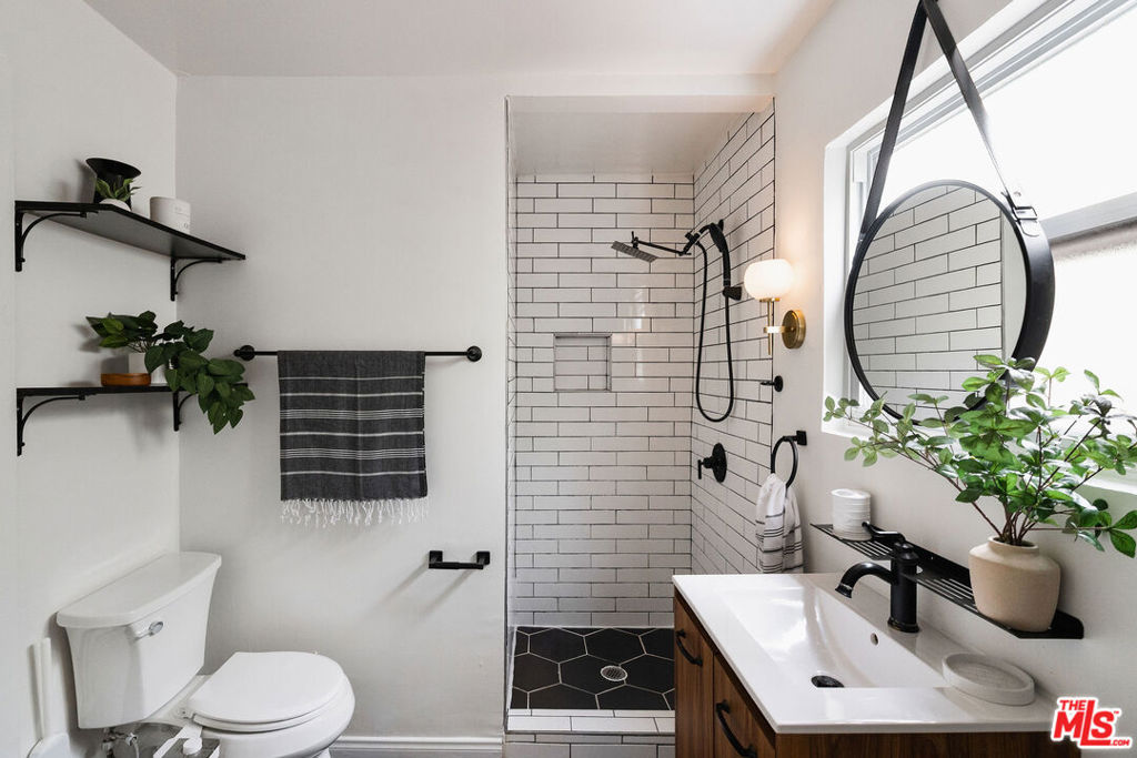 Single Family Residence for sale at 607 W 111th Place, Los Angeles, CA featuring 2 beds and 1 bath