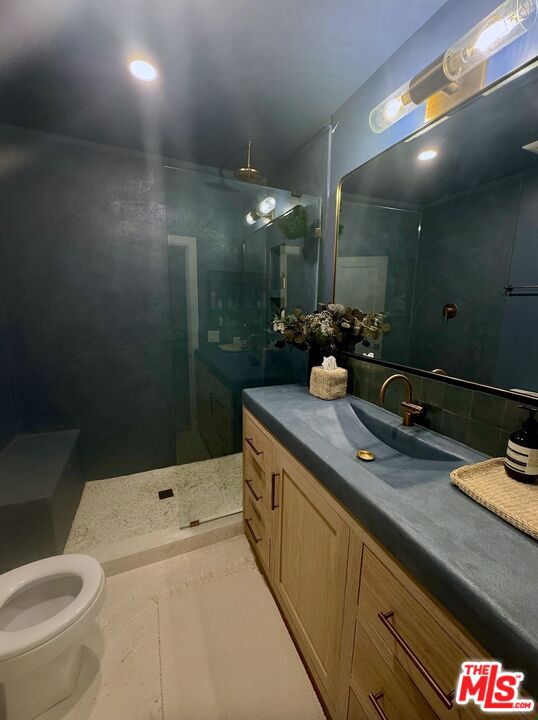 Residential for sale at 2431 3rd Street 7, Santa Monica CA featuring 2 beds and 2 baths