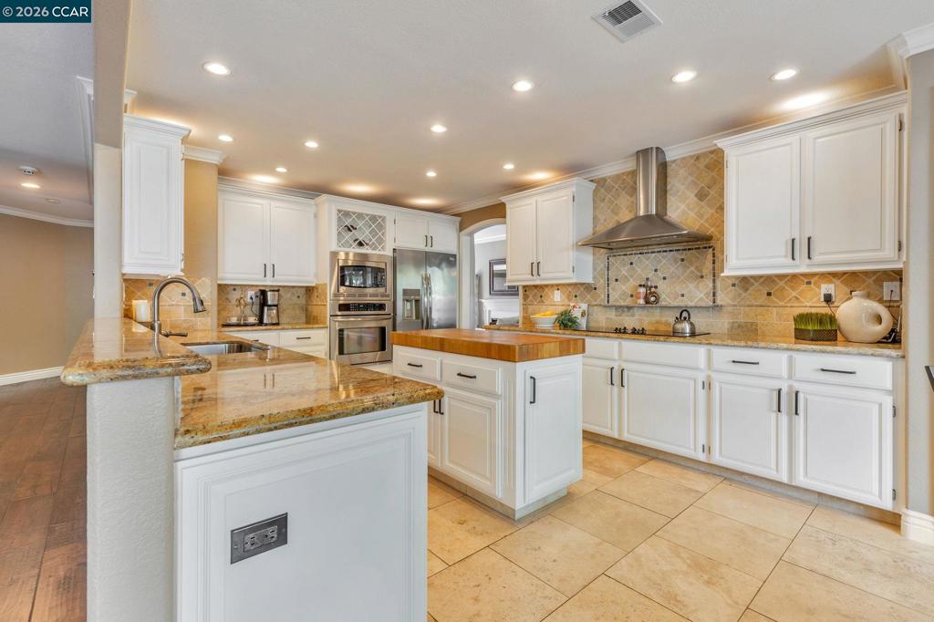 Residential Lease for rent at 668 Sun Tree Ct, Danville CA featuring 4 beds and 3 baths