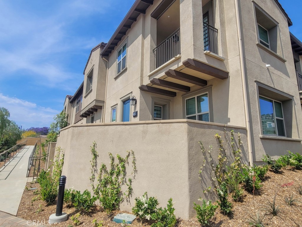 Residential Lease for rent at 12328 Fruitwood, Whittier, Los Angeles CA featuring 3 beds and 3 baths
