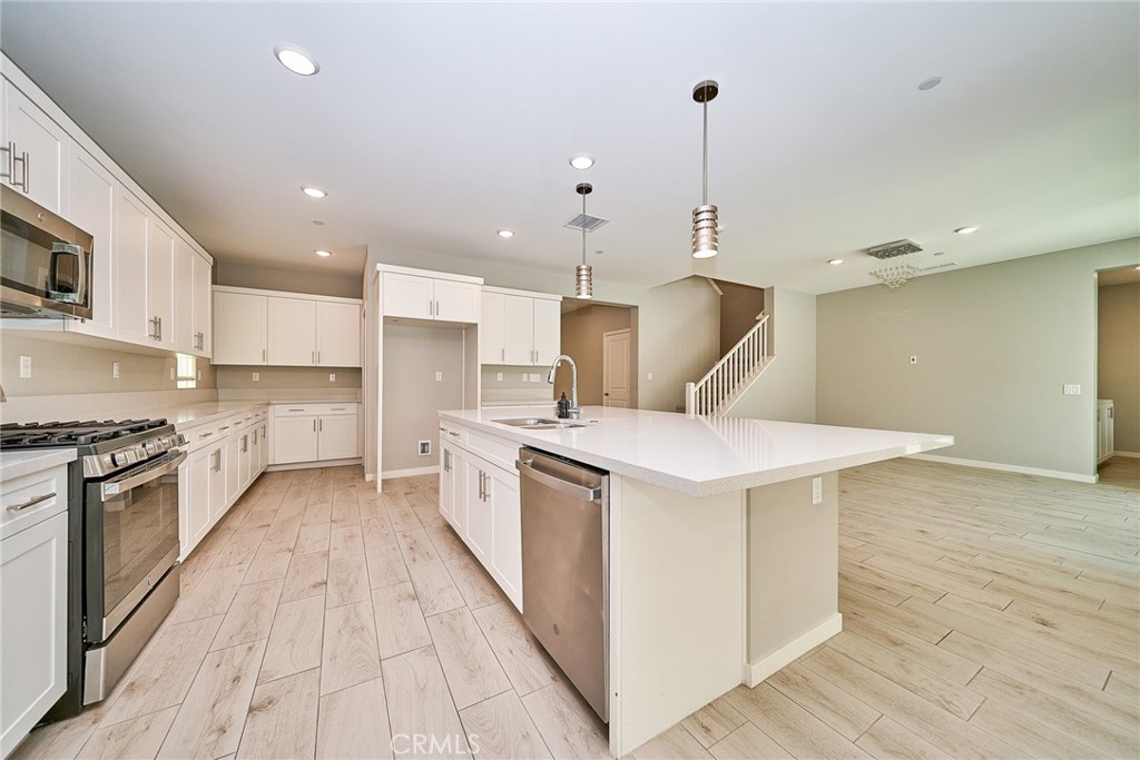 Residential Lease for rent at 2622 E Embry Lane, Ontario CA featuring 5 beds and 4 baths