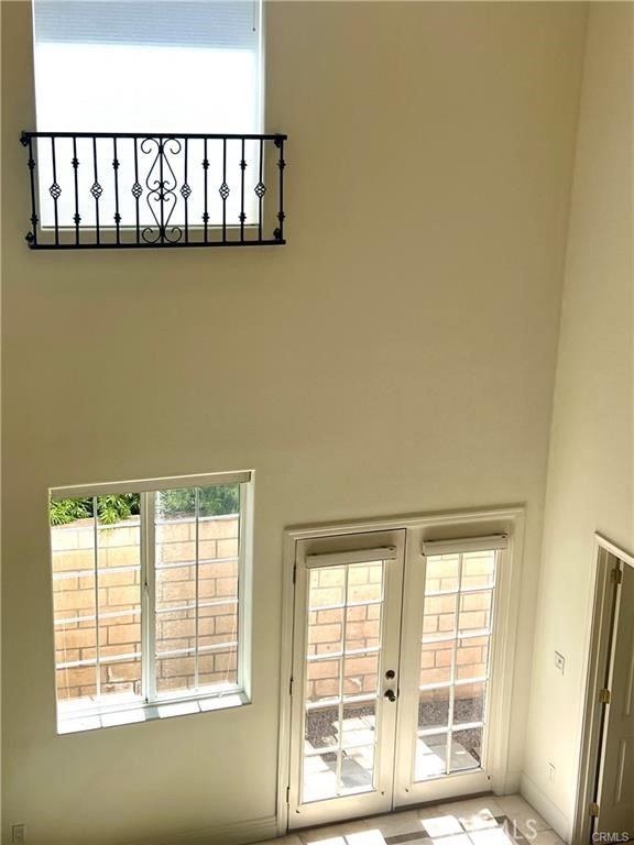 Residential Lease for rent at 25292 De Salle, Laguna Hills CA featuring 2 beds and 3 baths