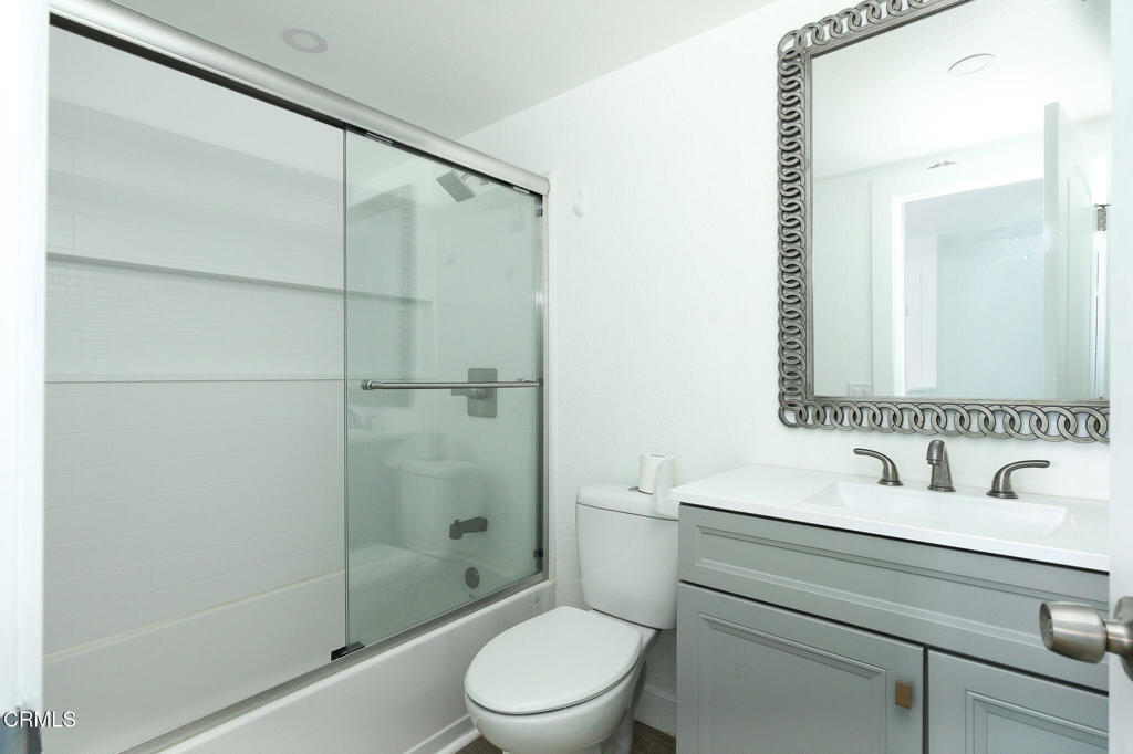 Residential Lease for rent at 4578 Saviers Road, Oxnard CA featuring 2 beds and 2 baths