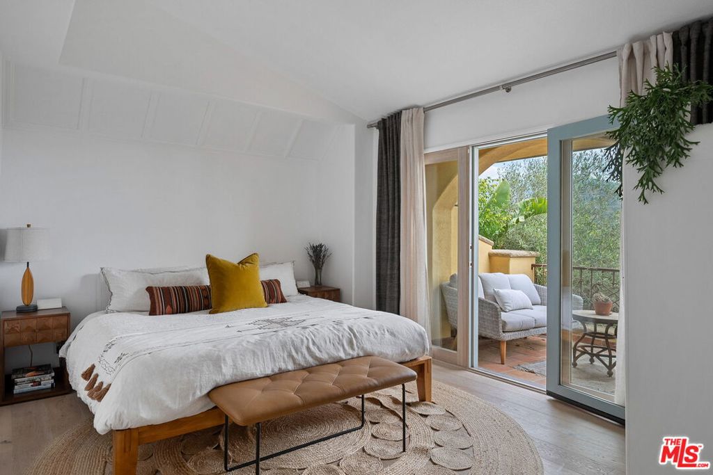 Residential Lease for rent at 4372 Hillview Dr, Malibu CA featuring 4 beds and 4 baths