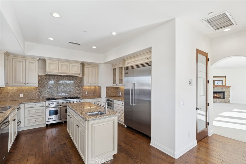 Residential Lease for rent at 1699 Calle De Los Alamos, San Clemente, Orange County, CA featuring 4 beds and 5 baths