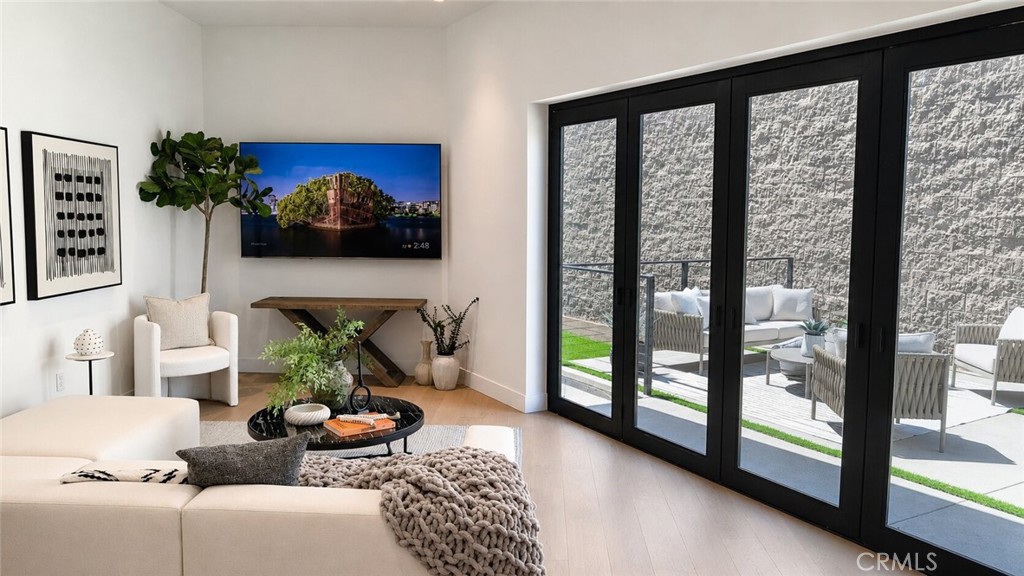 Residential for sale at 2619 S Rimpau Blvd, Los Angeles CA featuring 4 beds and 5 baths