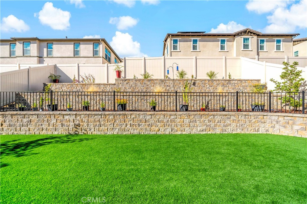 Residential Lease for rent at 32230 Penstemon Way, Temecula CA featuring 3 beds and 3 baths