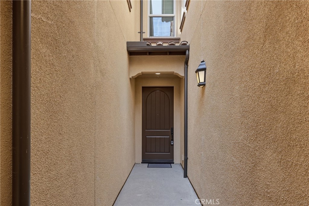 Residential Lease for rent at 80 Granite, Irvine CA featuring 2 beds and 2 baths