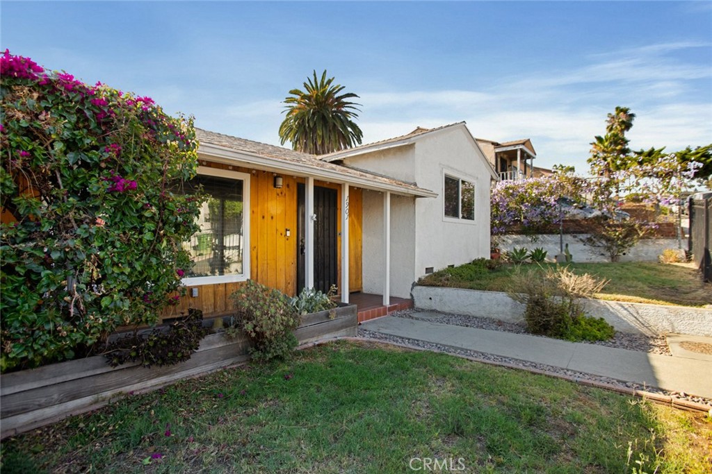 Residential for sale at 1901 Heidleman Road, Los Angeles CA featuring 2 beds and 1 bath
