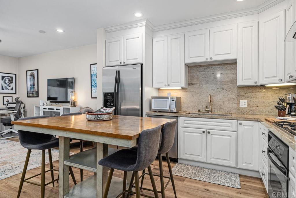 Residential for sale at 550 Park Boulevard 2401, San Diego CA featuring 1 bed and 1 bath