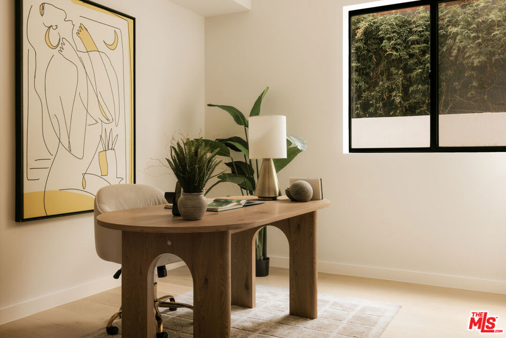 Condominium for sale at 2919 Waverly Drive 105, Los Angeles, CA featuring 3 beds and 2 baths