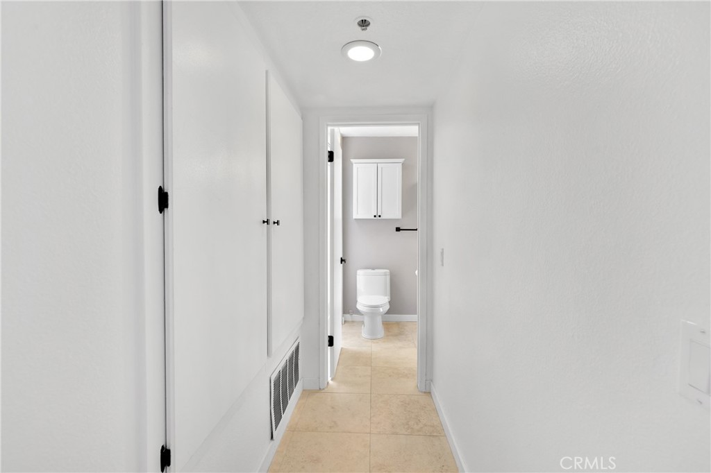Residential Lease for rent at 280 Cagney Lane 312, Newport Beach CA featuring 1 bed and 1 bath