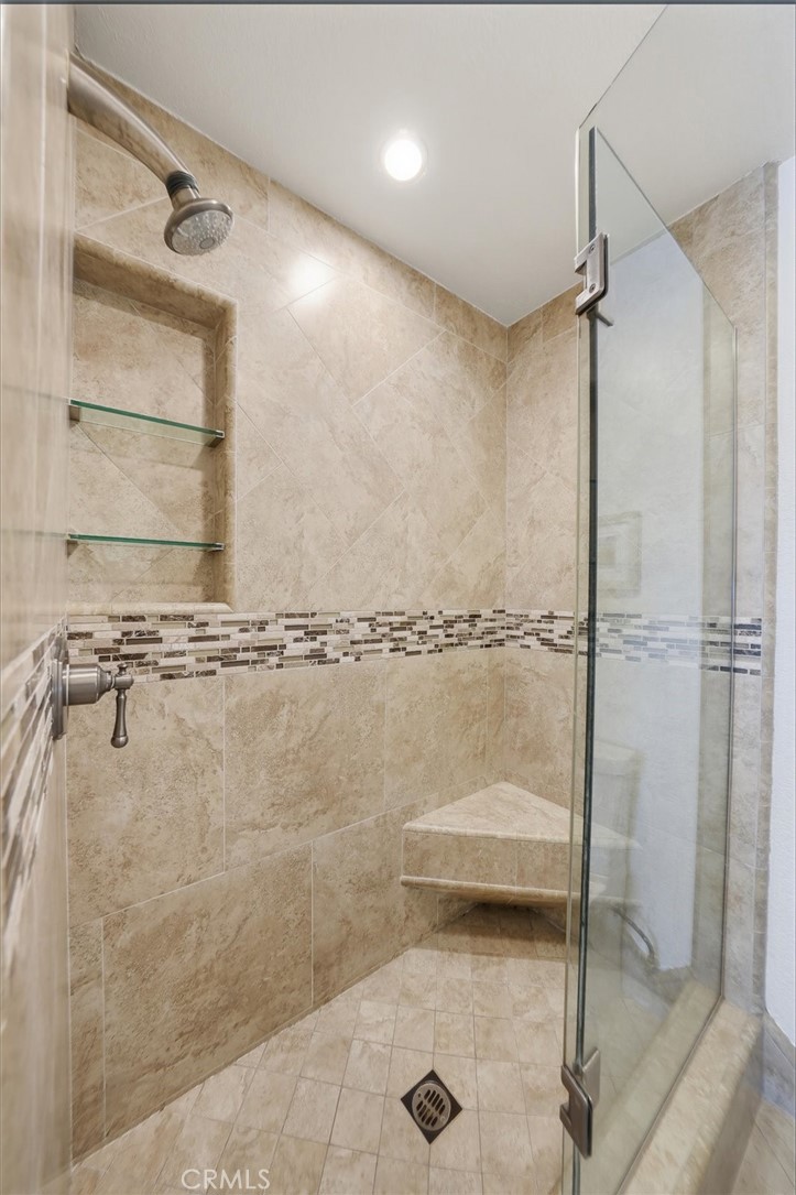 Residential Lease for rent at 625 Esplanade 9, Redondo Beach CA featuring 2 beds and 2 baths