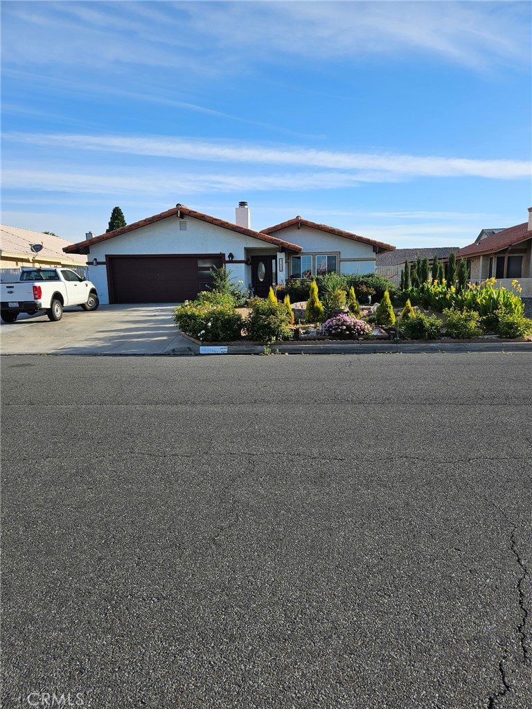 Residential Lease for rent at 17990 Lakeview, Victorville CA featuring 3 beds and 2 baths