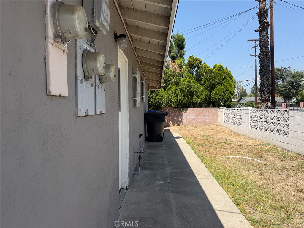 Residential Lease for rent at 313 W 44th, San Bernardino CA featuring 2 beds and 1 bath