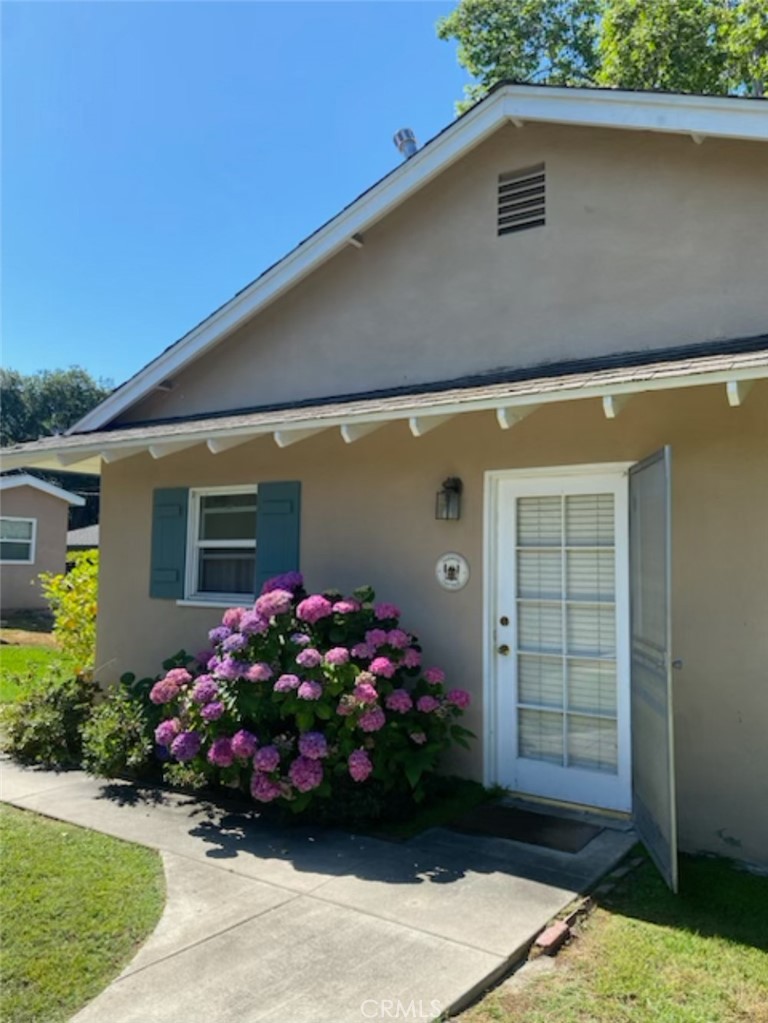 Residential Lease for rent at 4457 Oakwood ADU, La Canada Flintridge CA featuring 1 bed and 1 bath