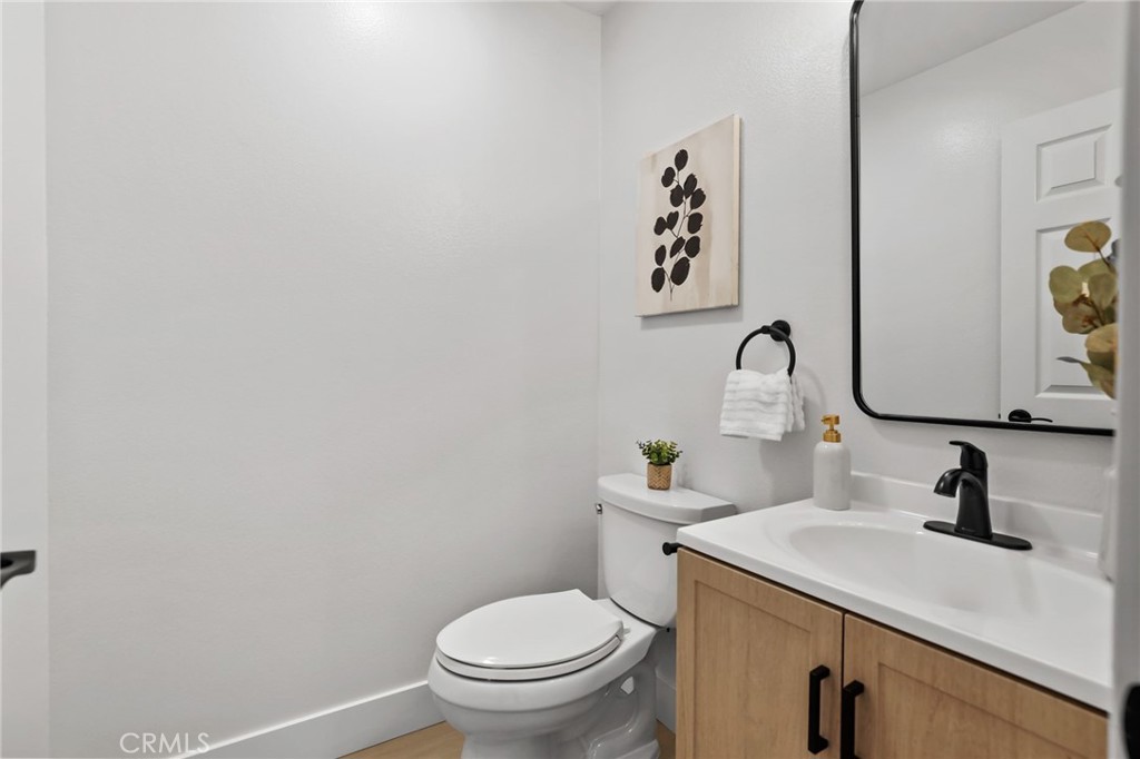Residential for sale at 7 Allaire Way, Aliso Viejo CA featuring 3 beds and 3 baths