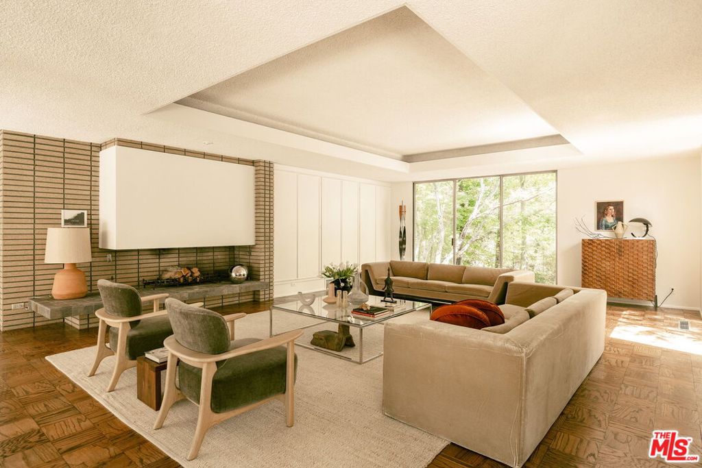 Active for sale at Pasadena, CA, Pasadena, CA CA and 5 baths