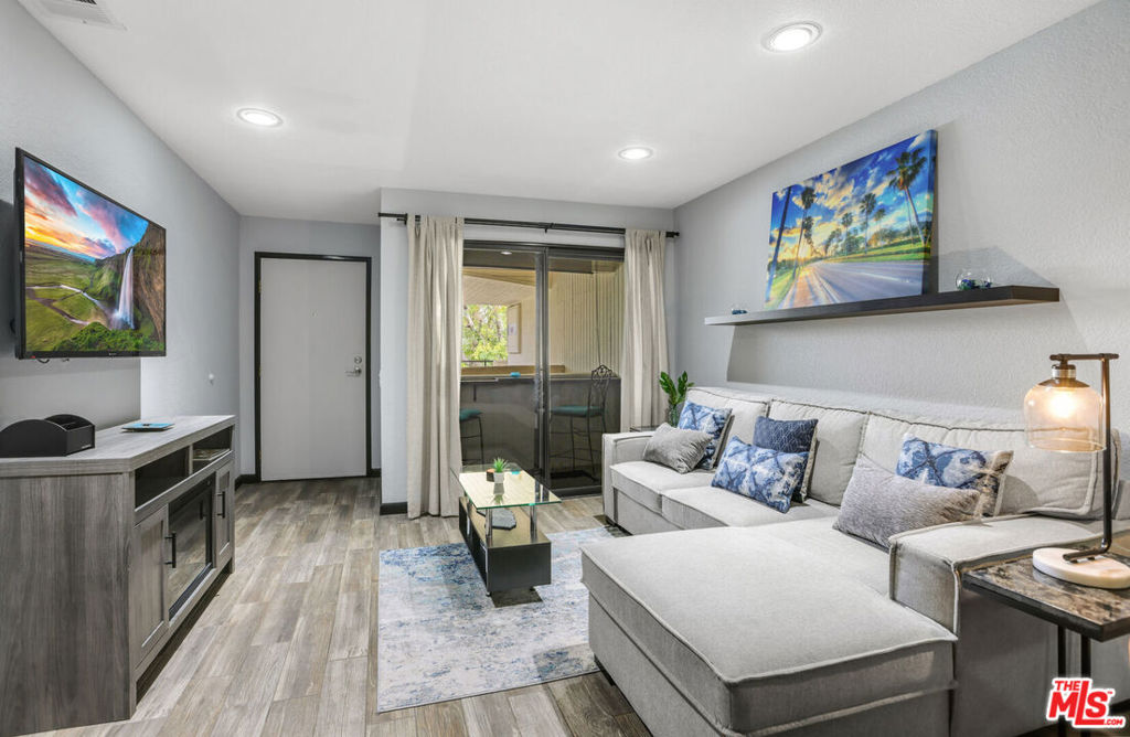Residential Lease for rent at 751 N Los Felices Circle 212, Palm Springs CA featuring 1 bed and 1 bath